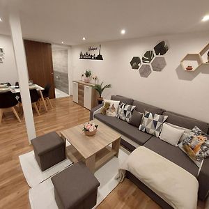 Appartement à 2 Chambres à Coucher