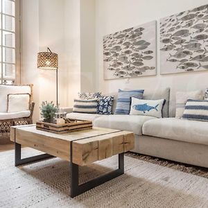 Dreamy Mediterranean Apartment With Parking - Center By Rems