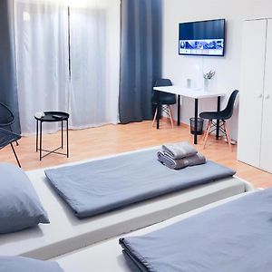 Alfa Apartment Stuttgart Mitte 2 Zimmer City-Lage Berliner Platz Balkon Netflix Kueche Wm L 2Br 5 Beds 6 People L Fully Equipped Kitchen & Bathroom