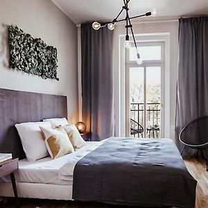 Turnkey I King George Square Studio