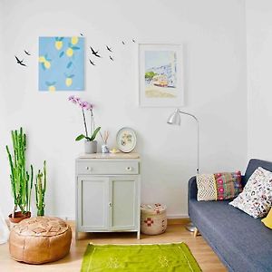 Two Bedroom Cozy Flat By River In Quiet Art Zone