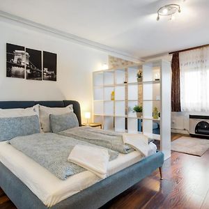 River View Apartment