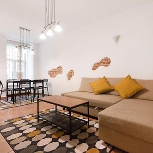 Appartement à 3 Chambres à Coucher
