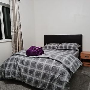 Impeccable 4-Bed House Near Manchester City Centre