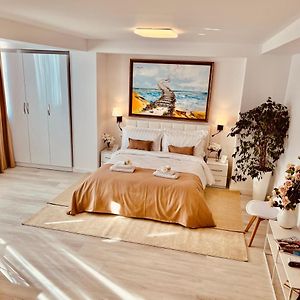 Leo'S Apartments Tirana Garden View Agim Kadrimi