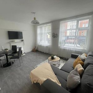 Appartement à 2 Chambres à Coucher