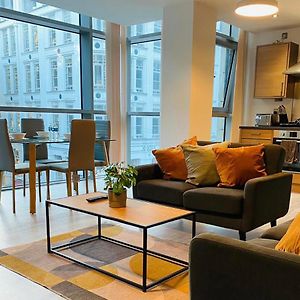Stylish Two Bed In The Heart Of The City