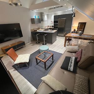 Appartement à 2 Chambres à Coucher