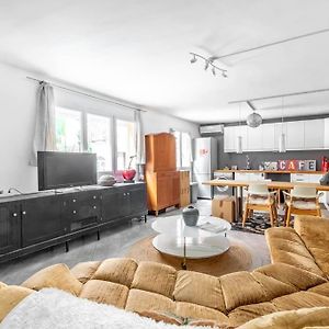 Appartement à 2 Chambres à Coucher