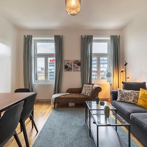 Appartement à 2 Chambres à Coucher