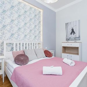 Sweet Family Apartment Chodkiewicza Rondo Grzegorzeckie By Noclegi Renters
