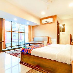 Hotel R Deluxe 