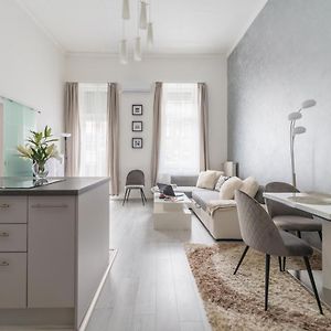 Appartement à 2 Chambres à Coucher