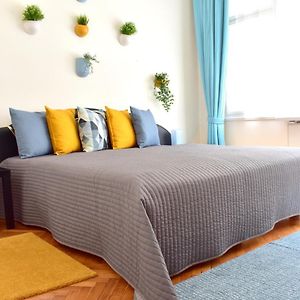 Appartement à 2 Chambres à Coucher