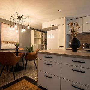 Appartement à 2 Chambres à Coucher