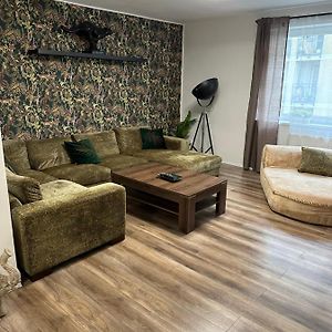 Appartement à 3 Chambres à Coucher