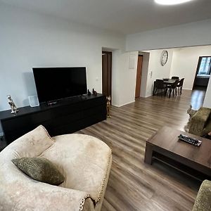 Appartement à 3 Chambres à Coucher