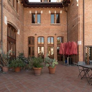 Roomy&Cozy Apartment With Shared Terrace