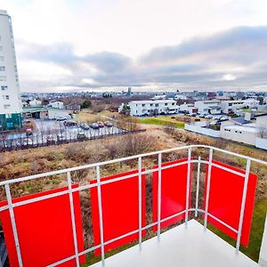 City View, Bright & Cozy - Free Parking