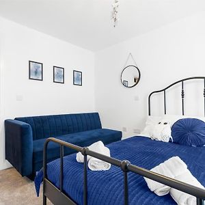 Magical - 2Bed Apartment- City Centre-Free Parking