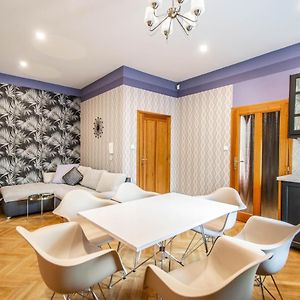 Appartement à 3 Chambres à Coucher