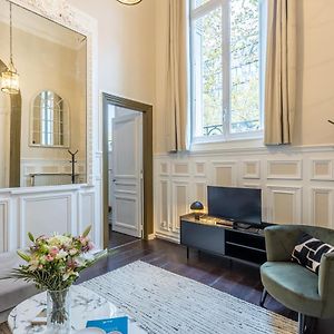 Appartement à 4 Chambres à Coucher