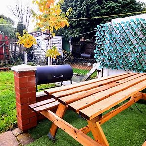 The Chinatown Home - Private Garden, Netflix, Bbq & Bar