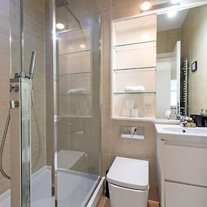 Appartement à 3 Chambres à Coucher