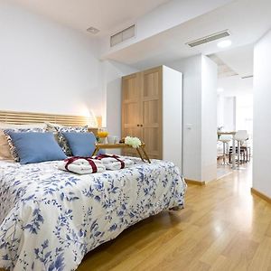 -Malagasunapts- Fashion Historical City Centre