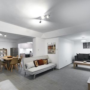 2 Bedroom Aprtmnt Next To Hilton And All Hospitals