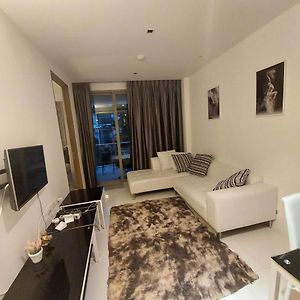 Appartement à 2 Chambres à Coucher
