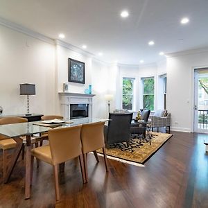 Luxurious Gold Coast Villa With Parking For Up To 12 Guests