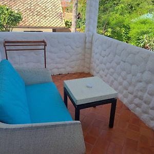 Studio Lit King-Size