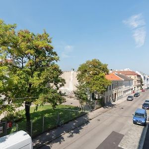 Gruene Und Zentrale Ruhelage Im Neubau Mit Balkon