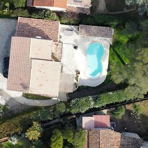 Villa Familiale Dans Un Quartier Residentiel