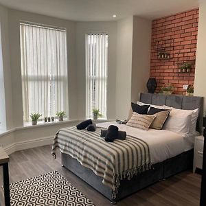 Deluxe Centrally Located Studio Apt In Manchester