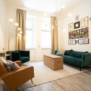 Appartement à 2 Chambres à Coucher