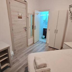 Private Bathroom Single Room
