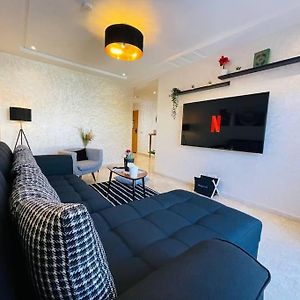 Appartement à 2 Chambres à Coucher