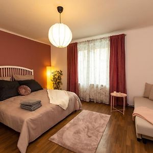 Cosy Apartment In Great Location