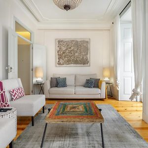 Whome Luxury Stay In Prime Location W/ Ac, Lift & Private Patio