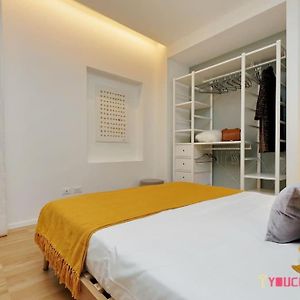 Ych-Renovated And Design Flat Close To The Center