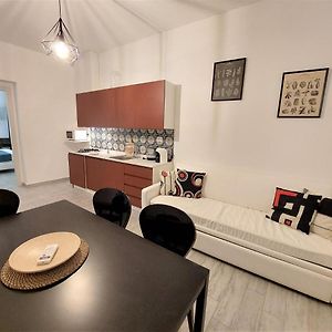 Leone Suite Apartments