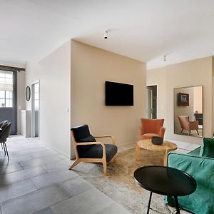 Appartement à 2 Chambres à Coucher