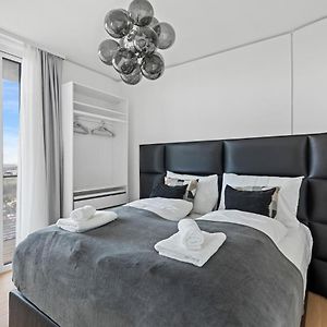 Appartement Penthouse avec Piscine à 2 Chambres à Coucher