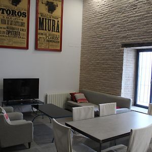 Appartement à 3 Chambres à Coucher