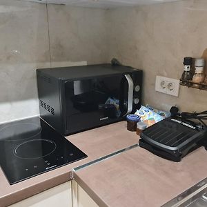 Sunny Apartment - Blloku Tirana, Near Lake