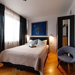 Kwiatowa Warsaw Apartment