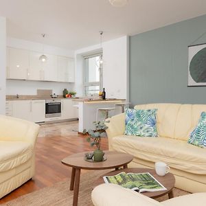Appartement à 2 Chambres à Coucher