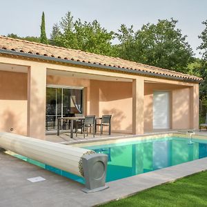 La Villa Adoe